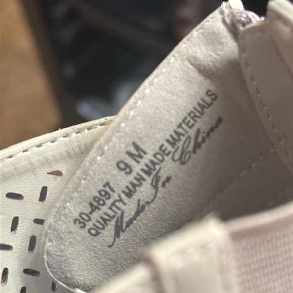 NWOT Easy street open toe bootie - Picture 5 of 6